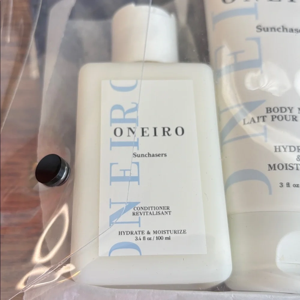 Oneiro Sunchasers Bath & Body Set - White